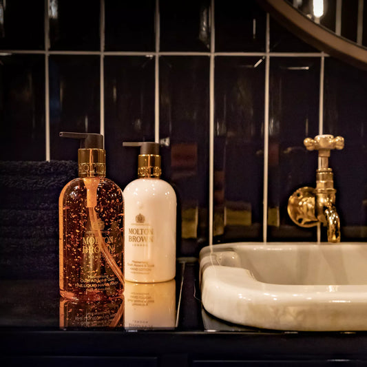 Mesmerising Oudh Accord & Gold Hand Lotion